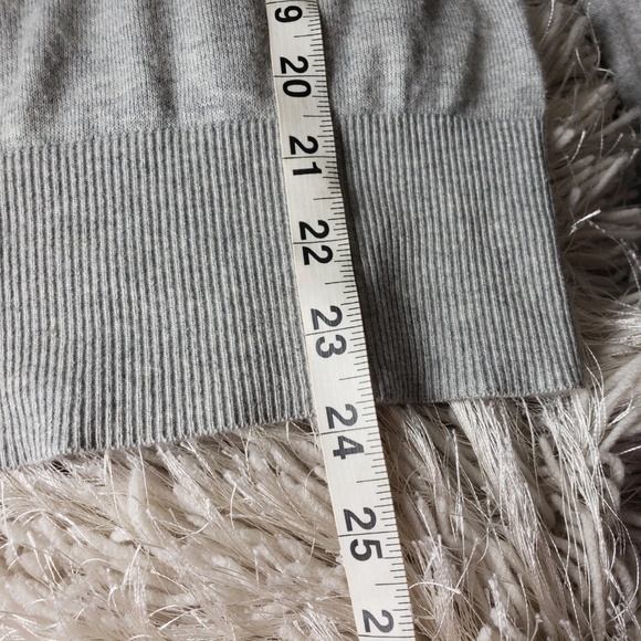 Banana Republic Mock Neck Gray Top Size Small F12 - Picture 3 of 4
